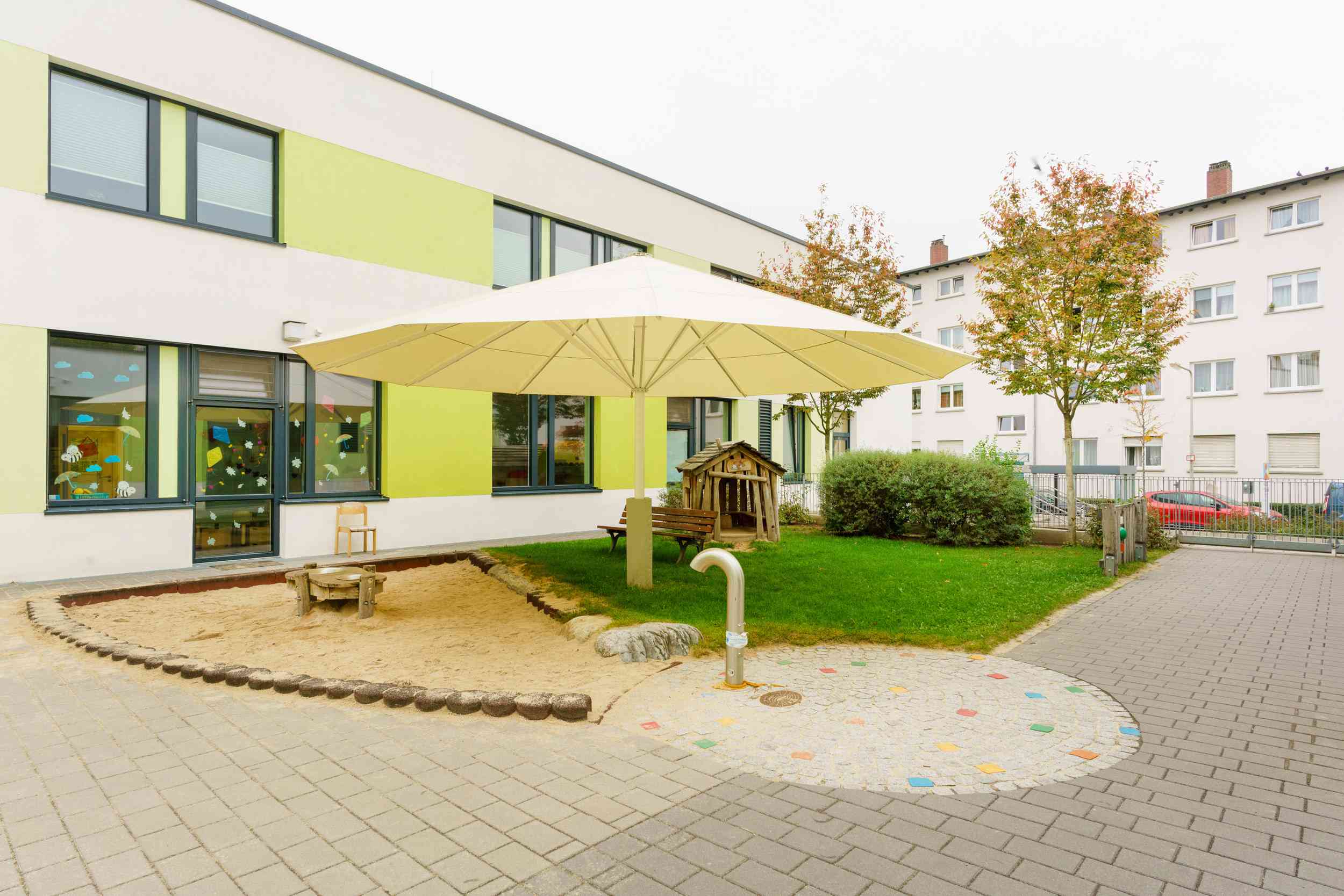 Außenbereich im Kinderzentrum Karl-Flesch-Straße B