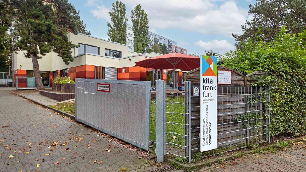 Außenansicht des Kinderzentrums Gerhart-Hauptmann-Ring 400a