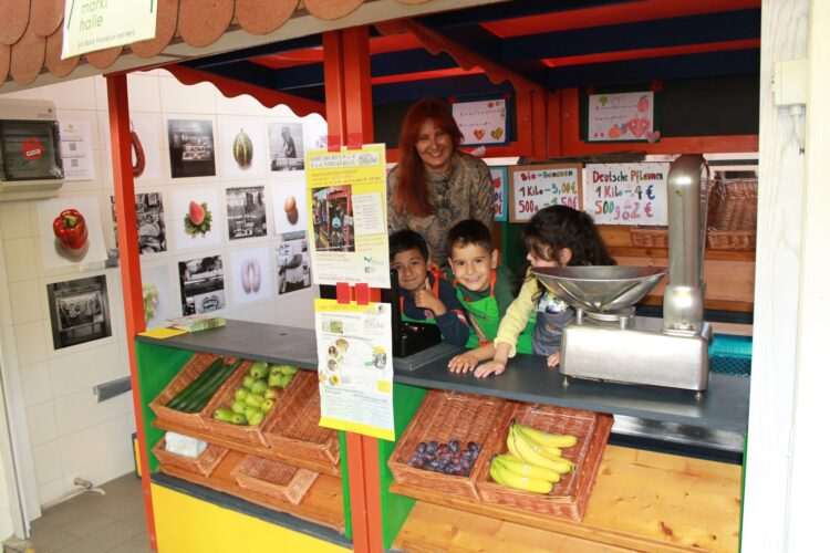 Kinder in der Kleinmarkthalle