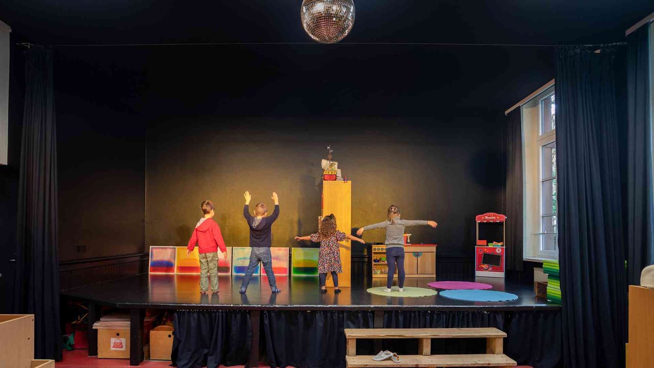 Bühne im Kinderzentrum Ginnheimer Hohl